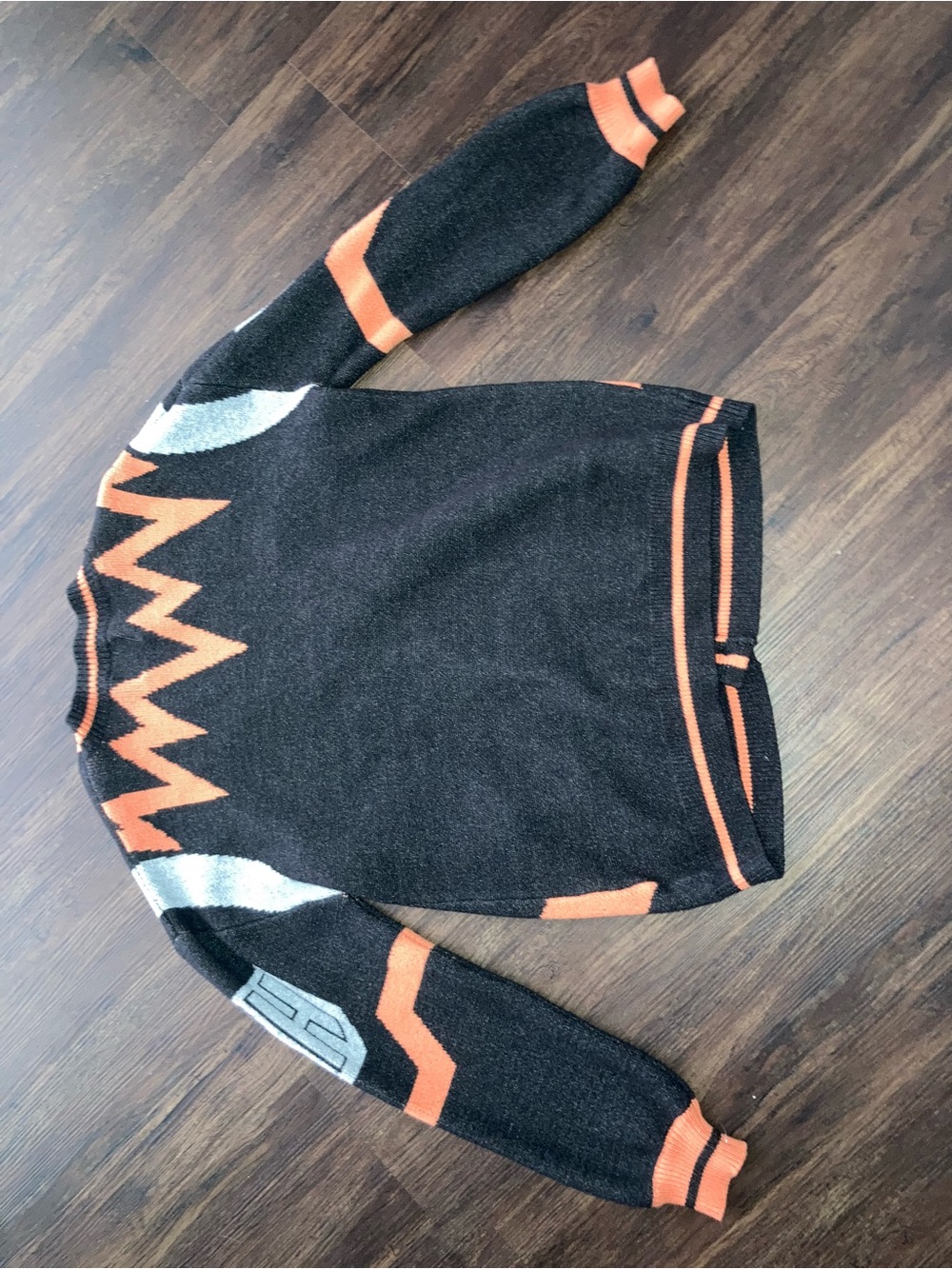 Steady hands women’s Black & Orange Geometric Button Cardigan size M/L - Picture 4 of 4